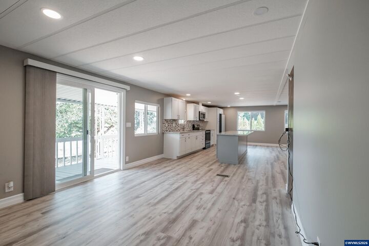 Property Photo:  38611 Century Dr NE  OR 97322 