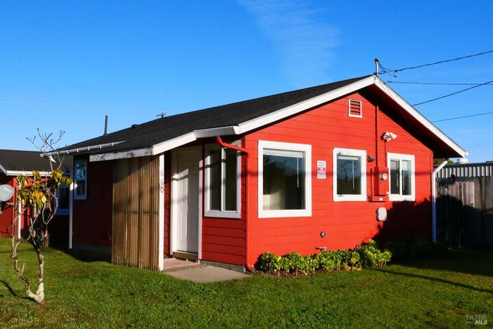 Property Photo:  658 S Franklin Street  CA 95437 