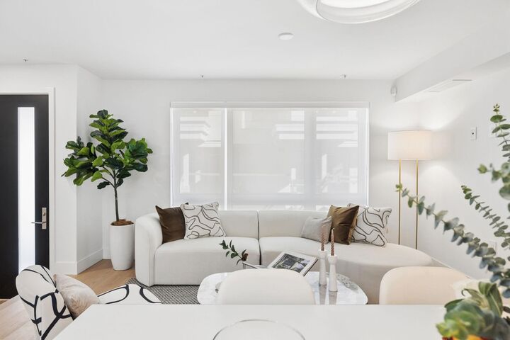 Property Photo: 578 W 24 Avenue 222 BC V5Z 2B4