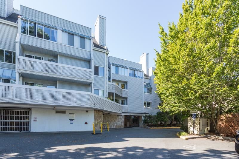 Property Photo: 7751 Minoru Boulevard 114 BC V6Y 3G7