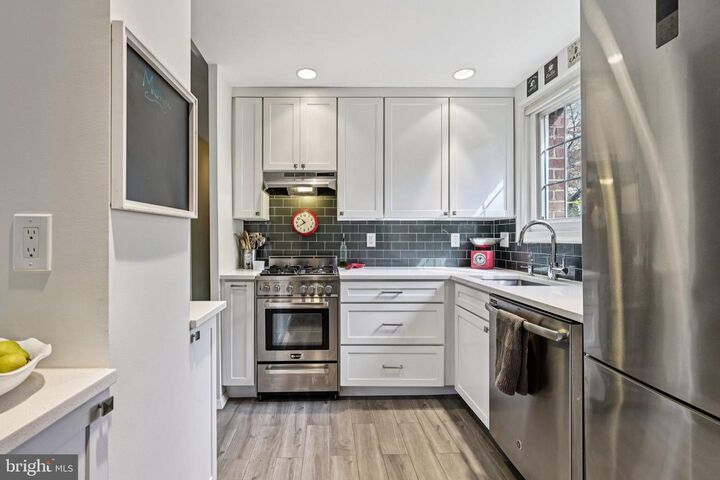 Property Photo: 1256 Martha Custis Drive VA 22302