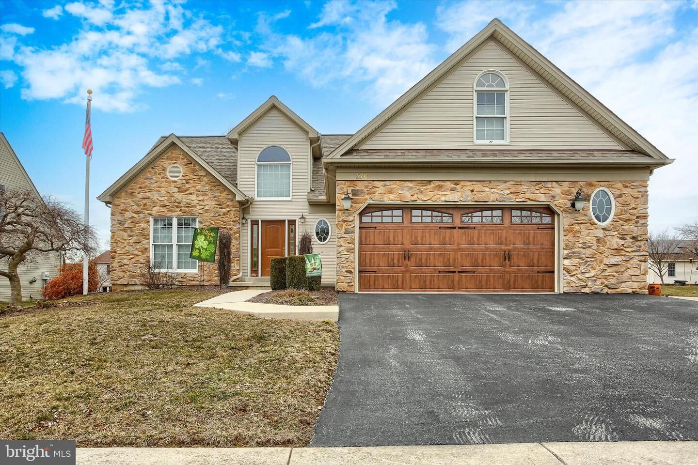 Property Photo: 216 Fox Grove Place PA 17036