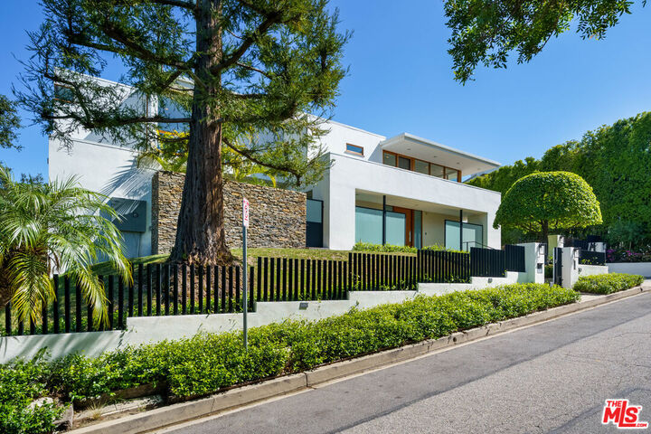 Property Photo:  1530 Bel Air Rd  CA 90077 