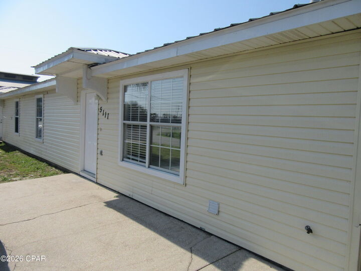Property Photo: 5111 Flint Avenue FL 32408
