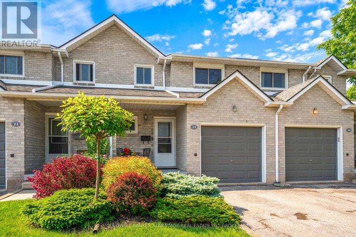 Property Photo:  125 Woodlawn Road 23  ON L3C 7B5 