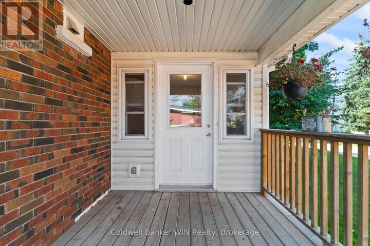 Photo de la propriété:  121 Queen Street West  ON N0G 2L1 