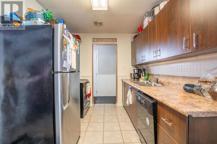 Property Photo:  125 Pozzebon Cres  ON P6C 6B4 