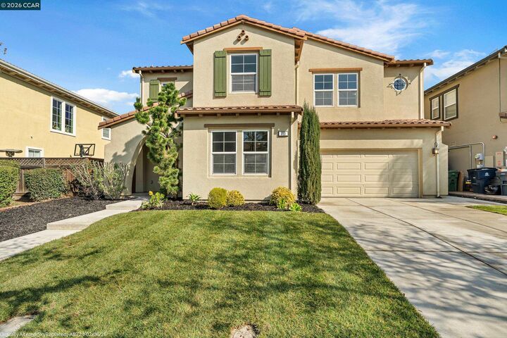 Property Photo: 733 W Questa Trl CA 95391