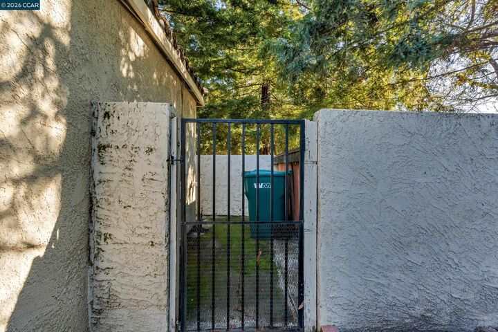 Property Photo: 3735 Ignacio Cir CA 95209