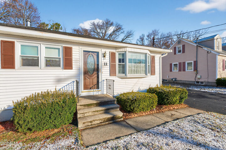 Property Photo:  11 Myers Court  NY 12205 