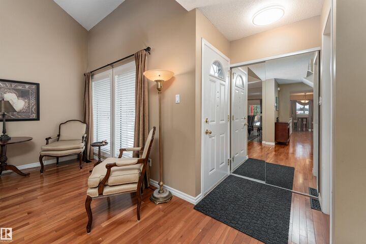 Property Photo: 2020 105 Street NW 6 AB T6J 5J2