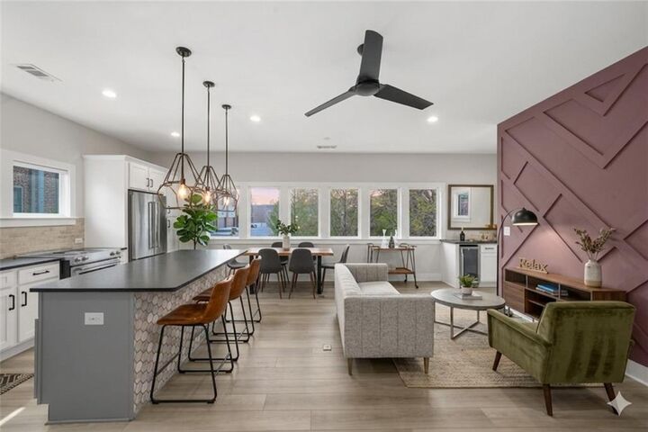 Property Photo:  609 King Arnold Street  GA 30354 