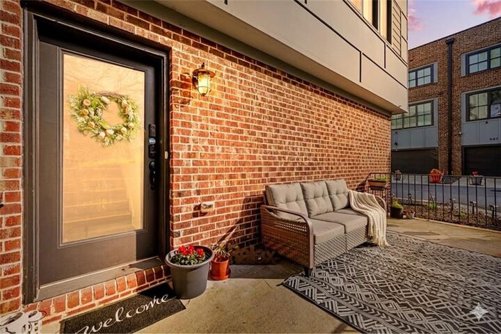 Property Photo:  609 King Arnold Street  GA 30354 