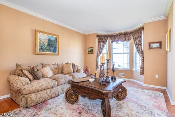 Property Photo:  38 Saunders Ln  NJ 07840 