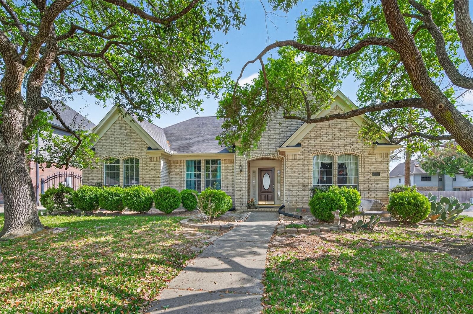 Property Photo: 12727 Magnolia Leaf Street TX 77065