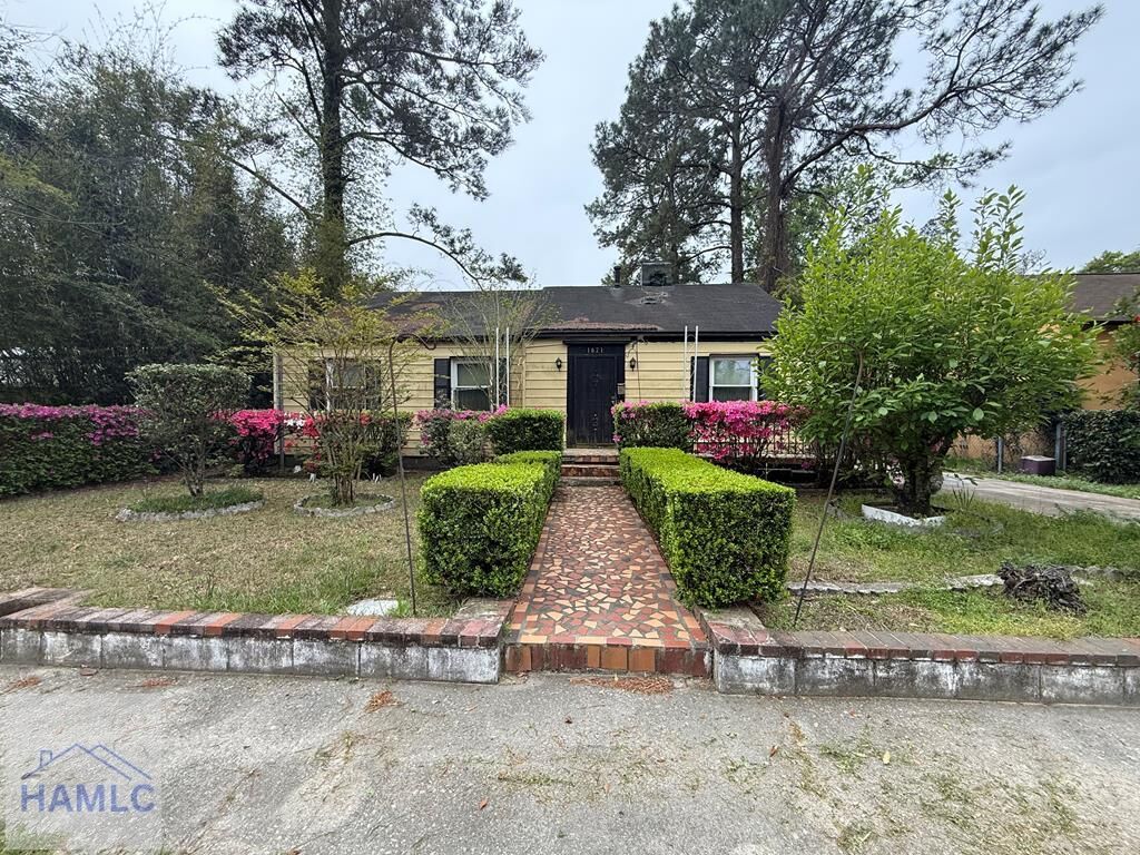 Property Photo:  1821 Holly Avenue  GA 31404 