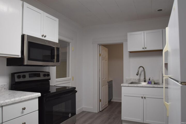 Property Photo:  301 N Lake St  IN 46567 