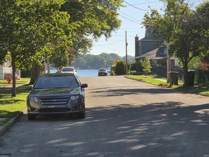 Property Photo:  301 N Lake St  IN 46567 