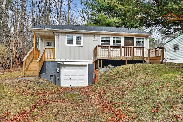 Property Photo:  7 Fayer Court  NY 12790 