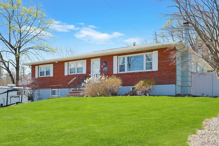 Property Photo:  3 Green Hill Court  NY 10954 