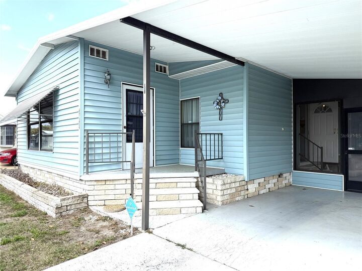 Property Photo:  34649 Morning Glory Glen  FL 33541 