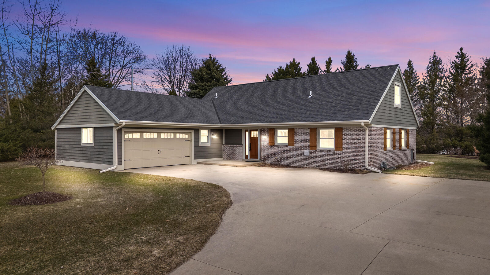 Property Photo:  2658 Northwoods Ln  WI 53074 