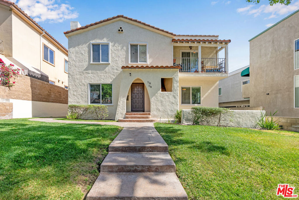 Property Photo:  716 E San Jose Avenue  CA 91501 