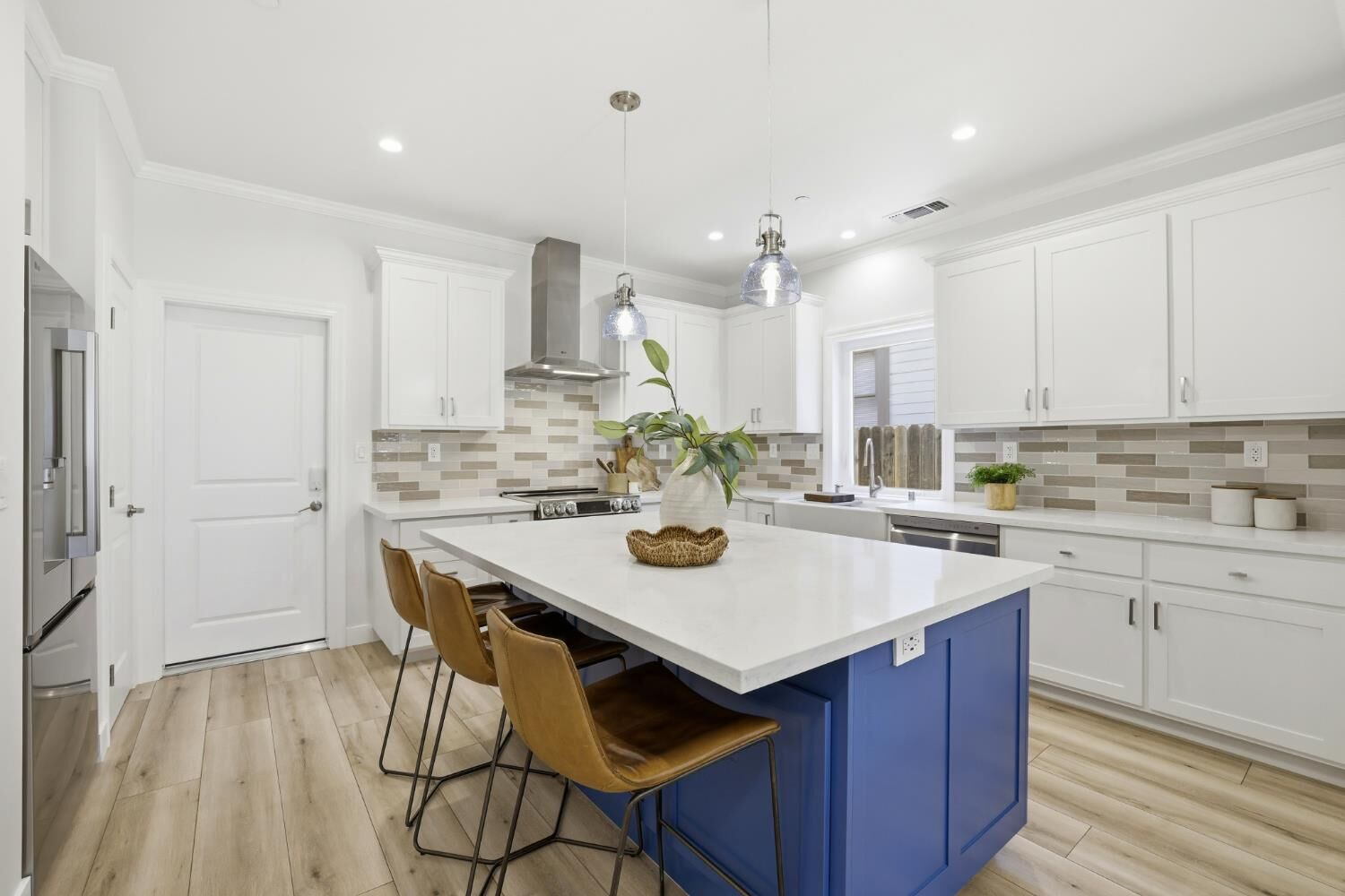 Property Photo: 3025 7th Avenue CA 95817