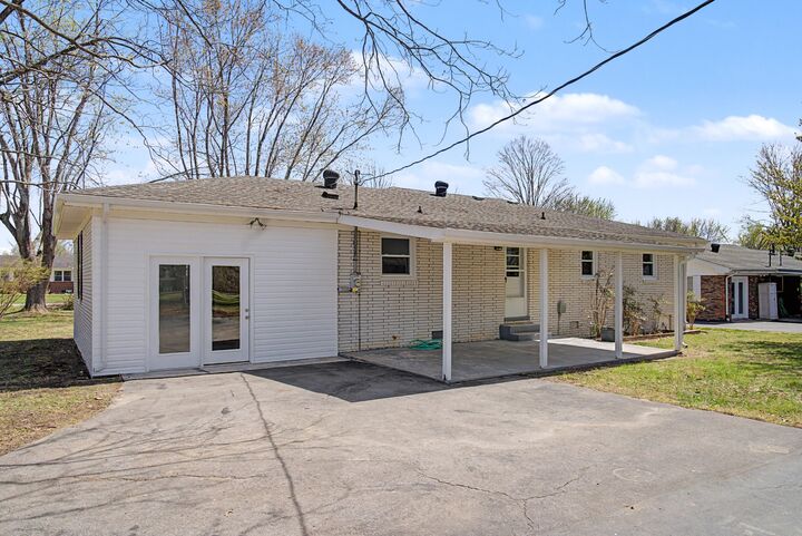 Property Photo:  521 Greenwood Dr  TN 37083 