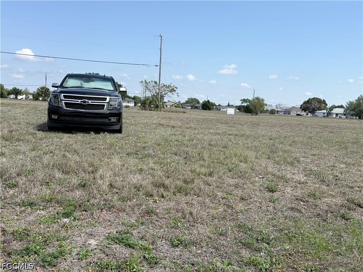 Property Photo:  1117 NE 7th Street  FL 33909 