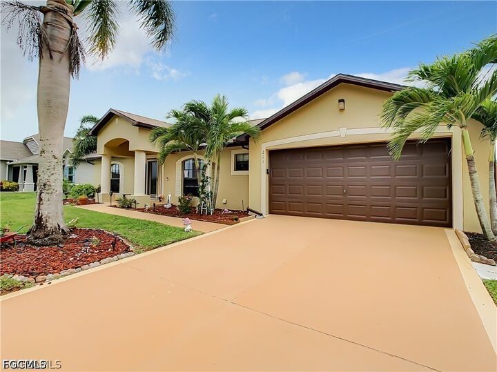 Property Photo:  211 NW 26th Avenue  FL 33993 