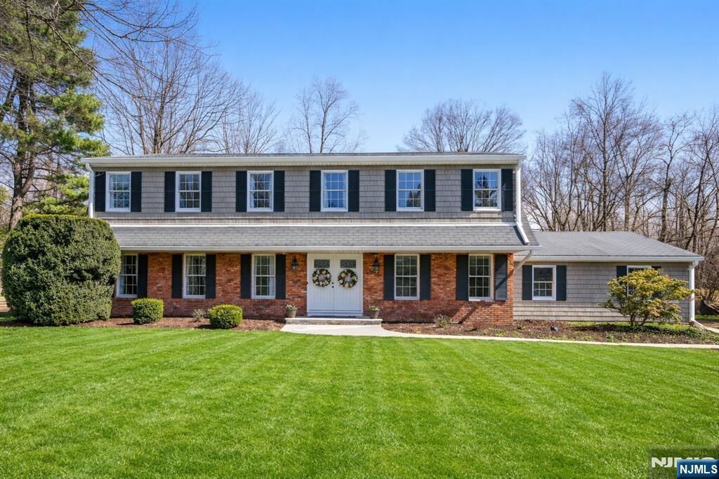 Property Photo: 11 Osborne Court NJ 07430