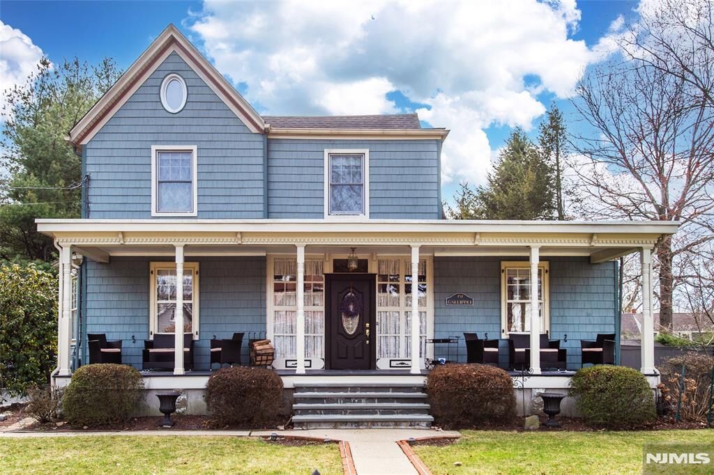 Property Photo:  151 Washington Avenue  NJ 07642 