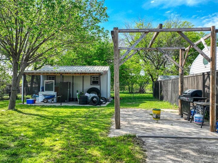 Property Photo:  3412 Banning Street  TX 75233 