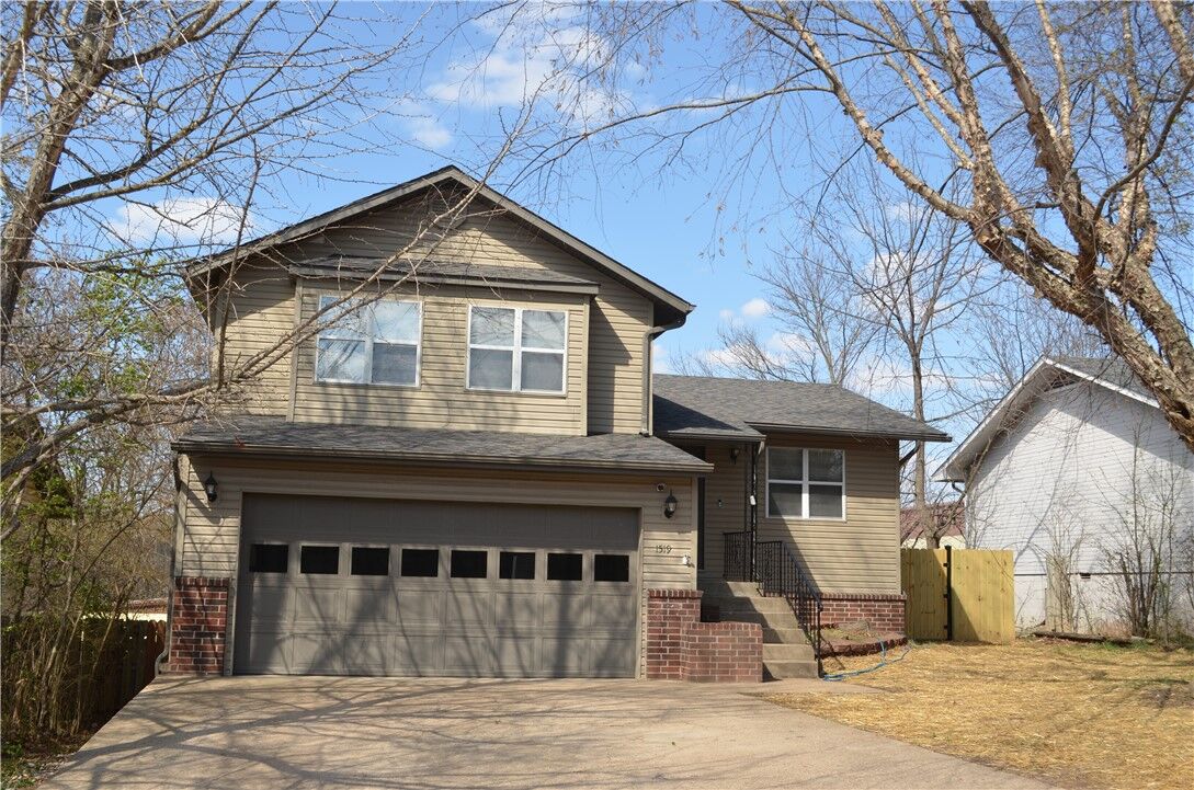 Property Photo:  1519 Summerhill Court  AR 72601 