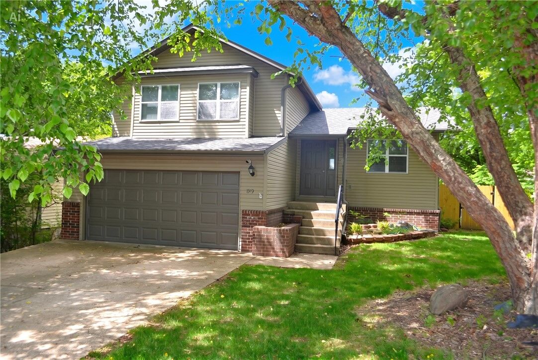Property Photo: 1519 Summerhill Court AR 72601