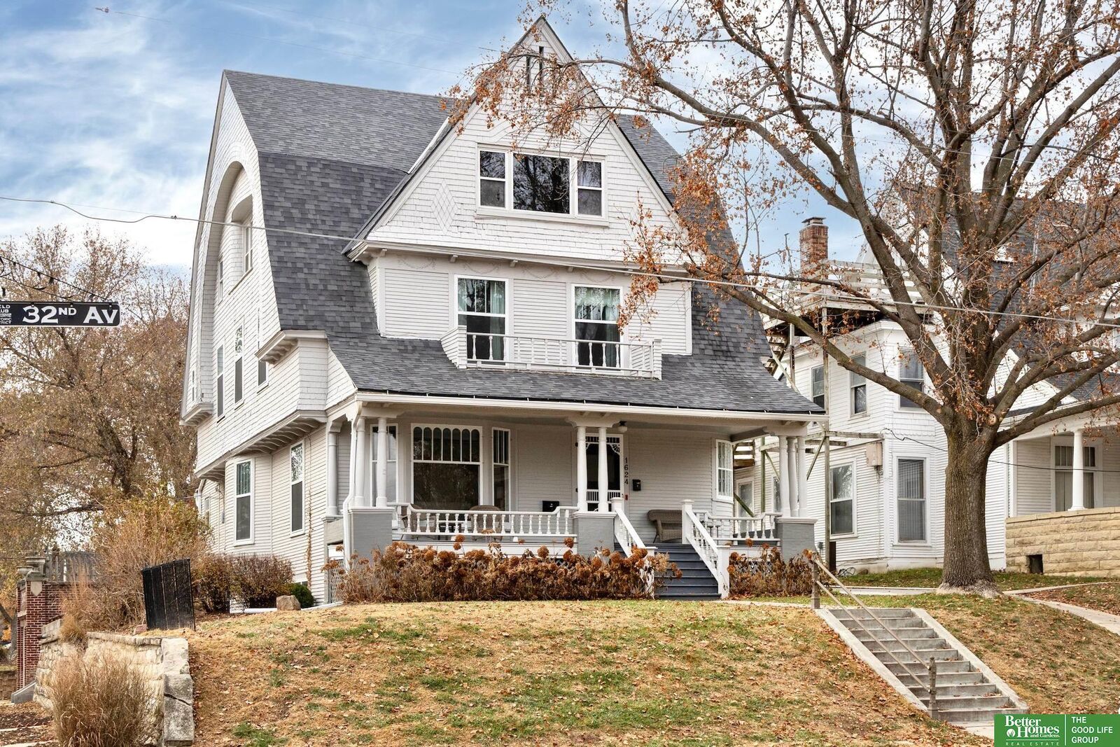 Property Photo: 1624 S 32 Avenue NE 68105