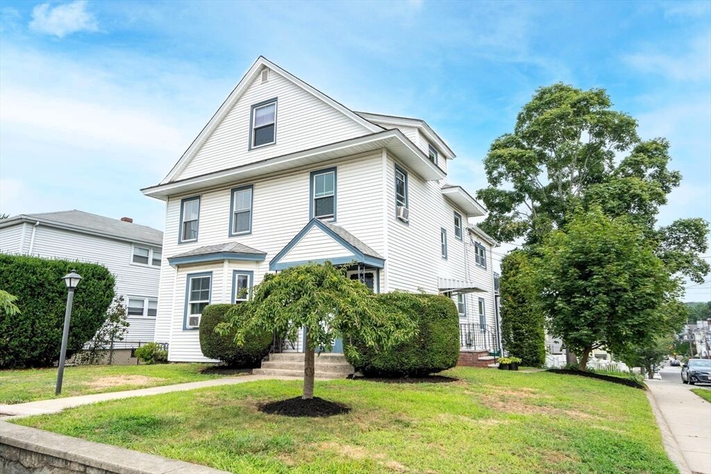 Property Photo:  289 Waverley Avenue 2  MA 02472 