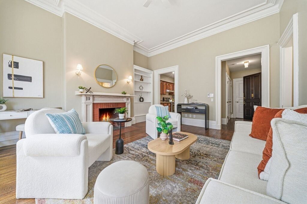 Property Photo: 46 Commonwealth Ave 8 MA 02116