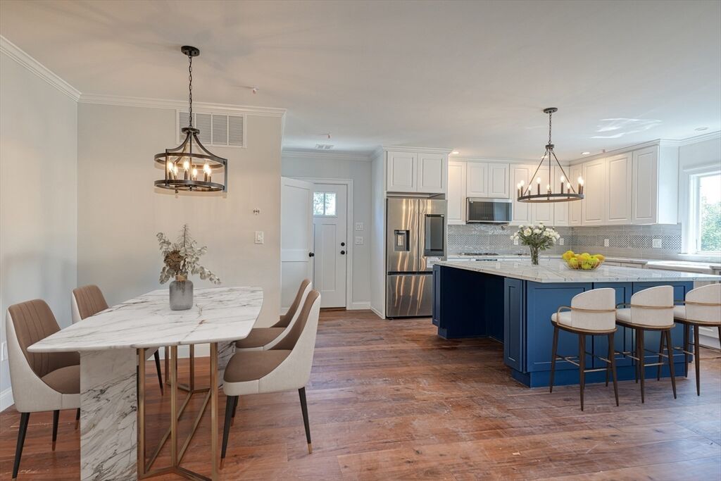 Property Photo:  369 Grant 2  MA 01702 