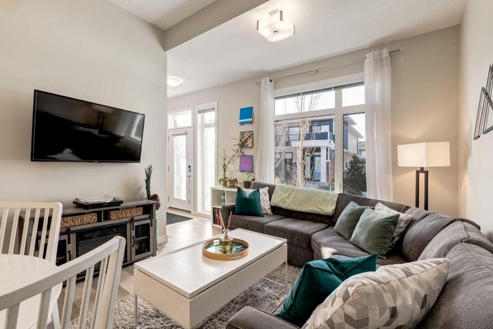 Property Photo: 212 Crestbrook Common SW AB T3B 6L1