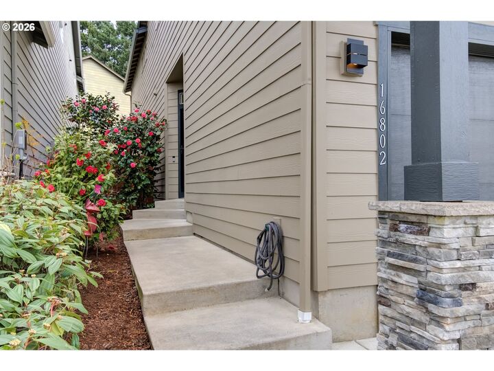 Property Photo: 16802 SE 41st Cir WA 98683