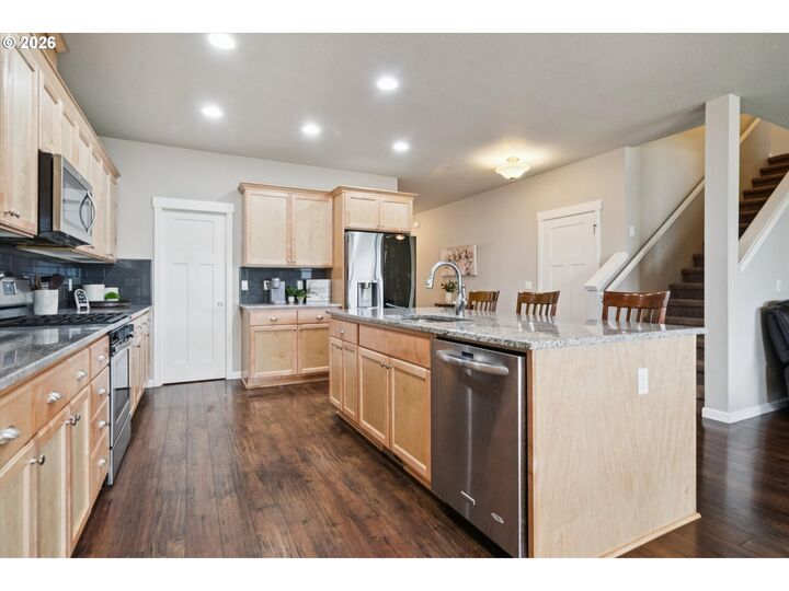 Property Photo:  2460 Heather Way  OR 97116 