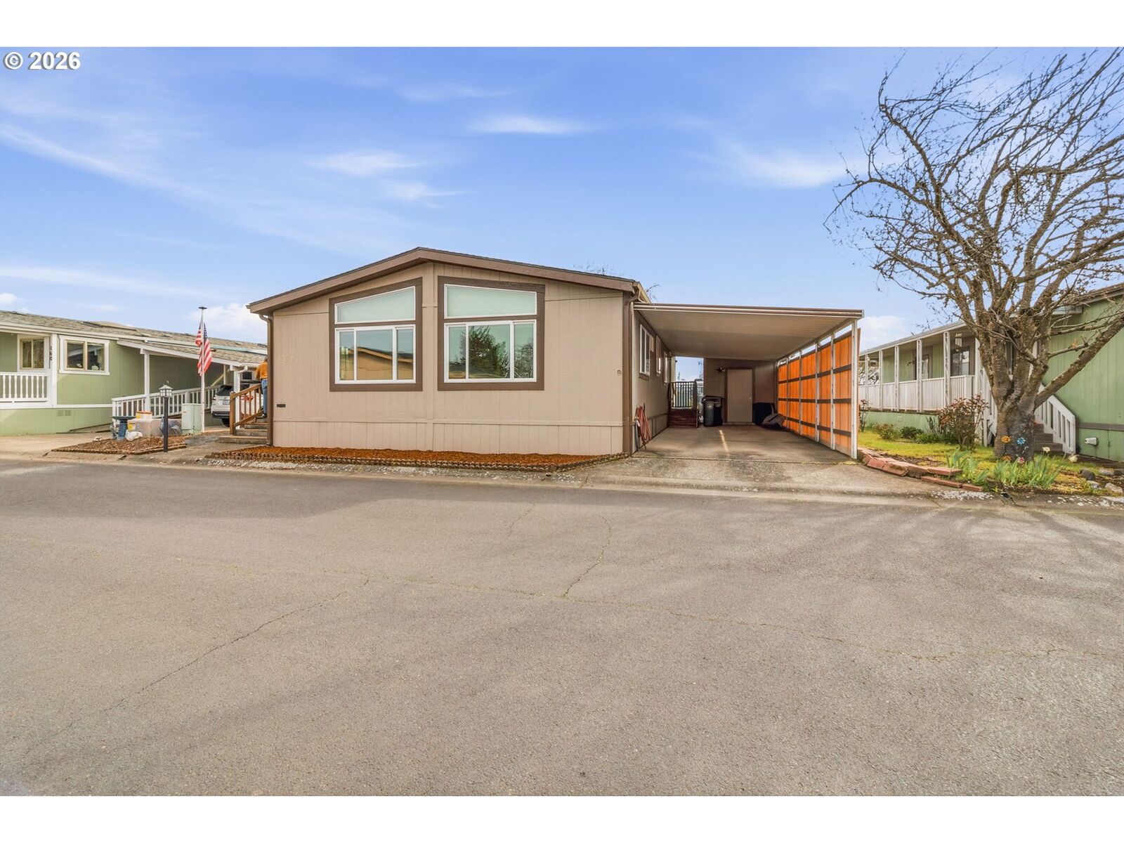 Property Photo:  1800 Lakewood Ct 161  OR 97402 