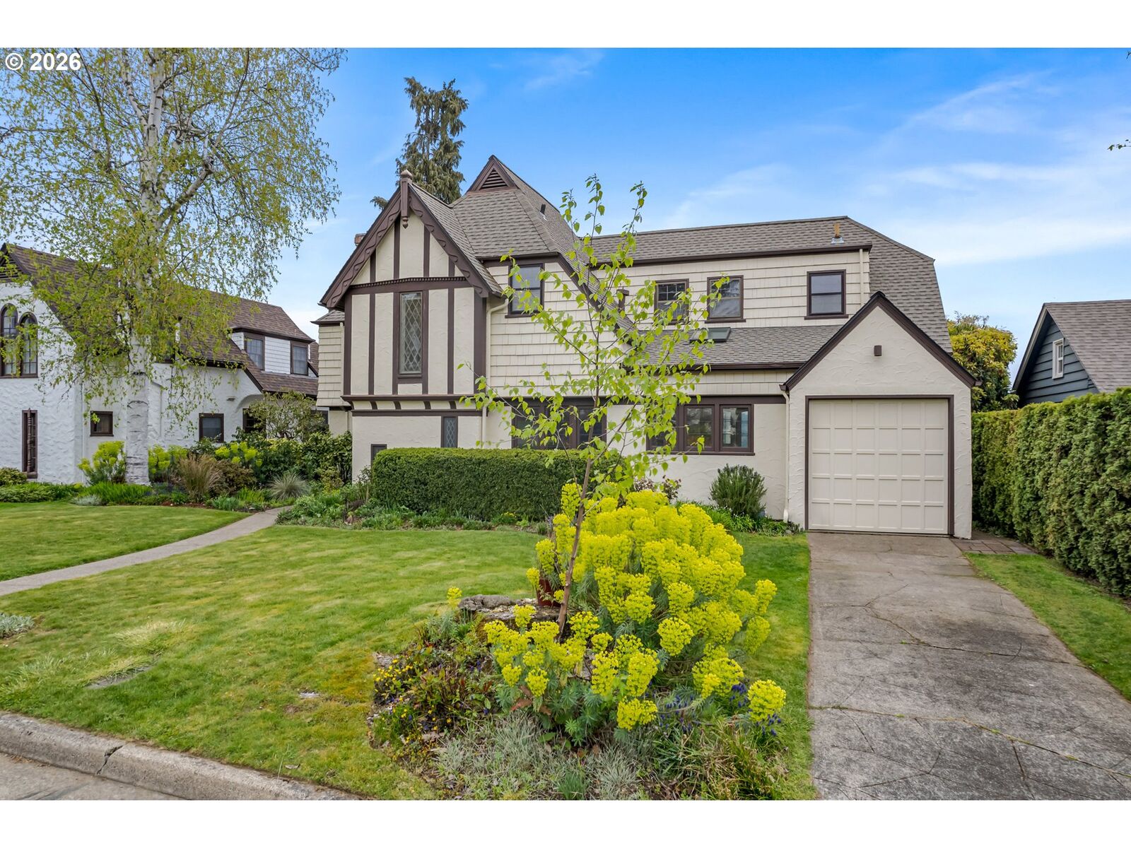 Property Photo:  2223 Olive St  OR 97405 