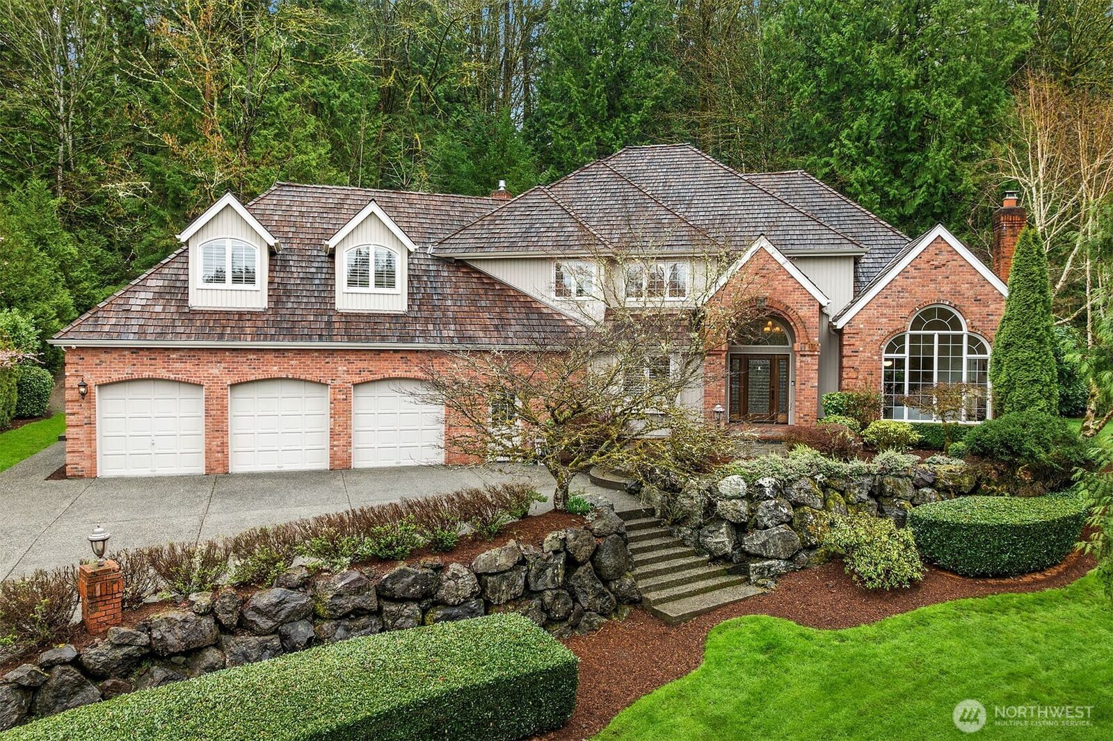 Property Photo: 20427 NE 64th Place WA 98053