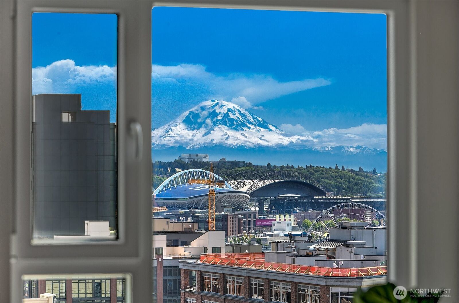 Property Photo:  121  Vine Street 1507  WA 98121 