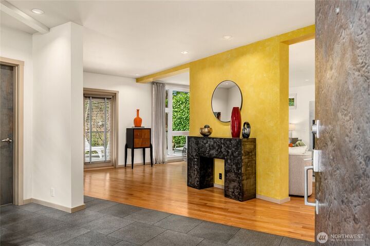 Property Photo: 11223 109th Avenue NE WA 98033