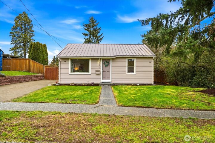 Property Photo: 220 SW 137th St WA 98166