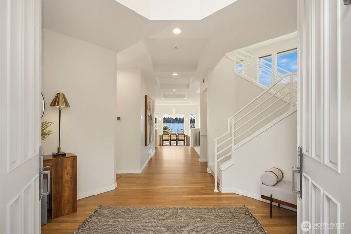 Property Photo:  7439 W Mercer Way  WA 98040 